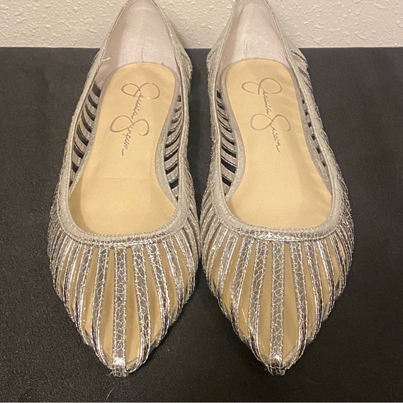 Jessica Simpson Crinah silver flats size 8.5 - Picture 1 of 6